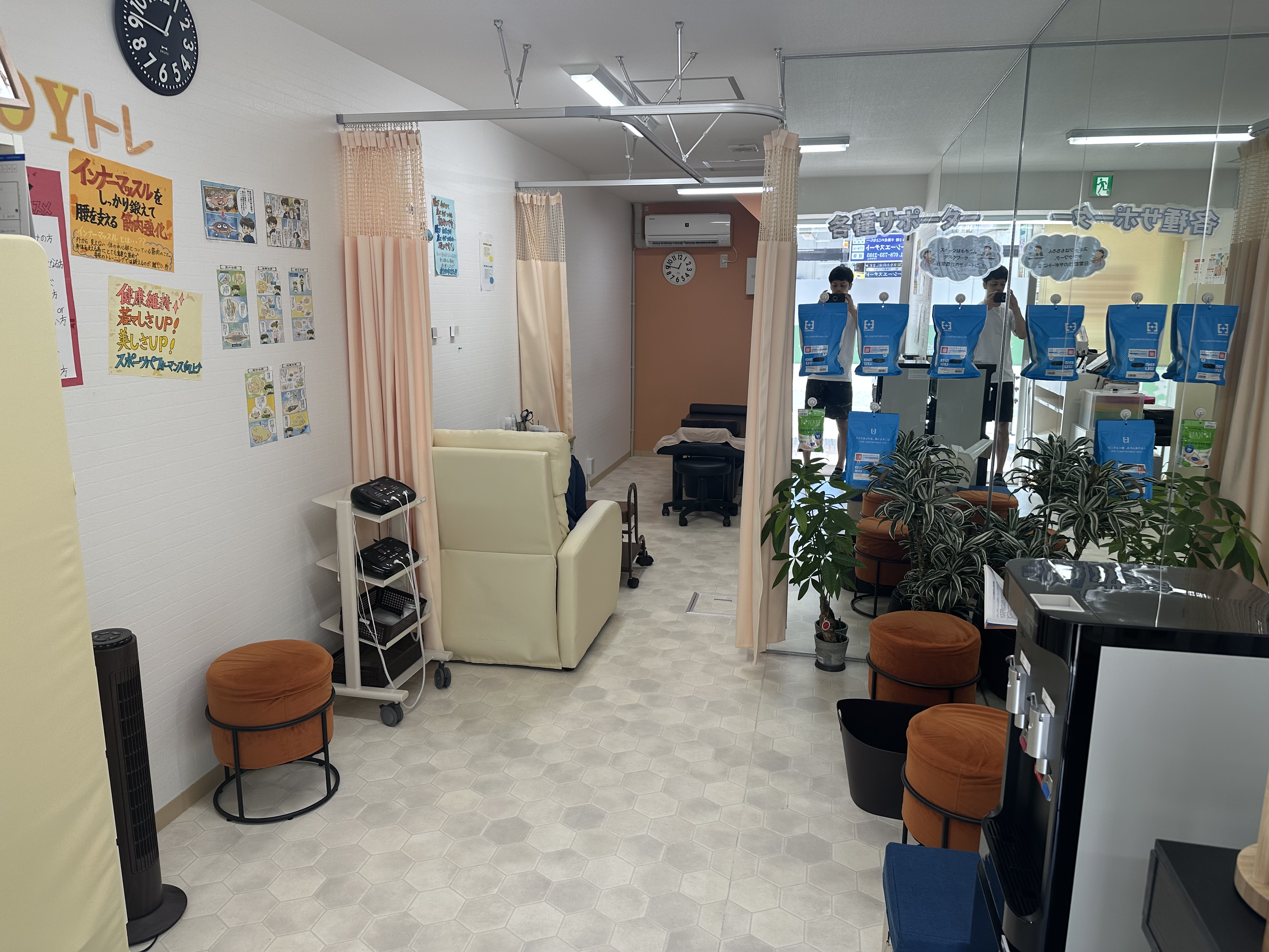 落ち着いた院内の施術スペース